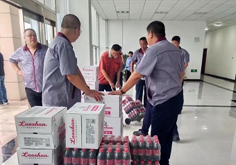 清凉送一线 员工暖心怀 开投集团“夏送清凉”关爱捷能一线员工